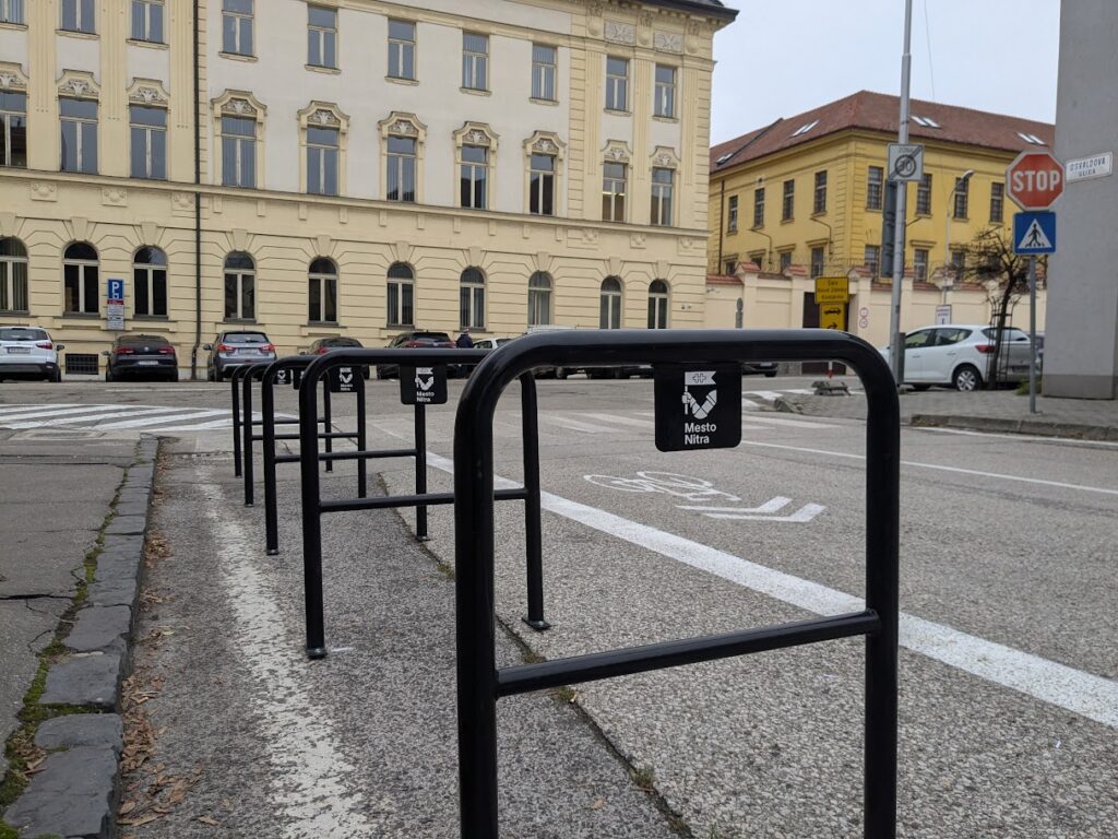 Oporný stojan na bicykle Nitra, typ U
